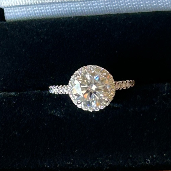 Certified 2ct. t.w. Moissanite Diamond Round Brilliant Cut Engagement Ring NEW - Picture 3 of 13